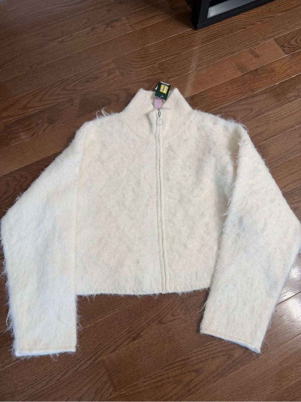 NWT Fuzzy Cropped Zip-Up Sweater Jacket Ivory Cream Mock Neck Soft Knit - Picture 2 of 4